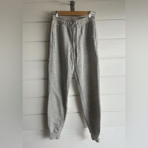 Alo Yoga Sweats XS Like-New